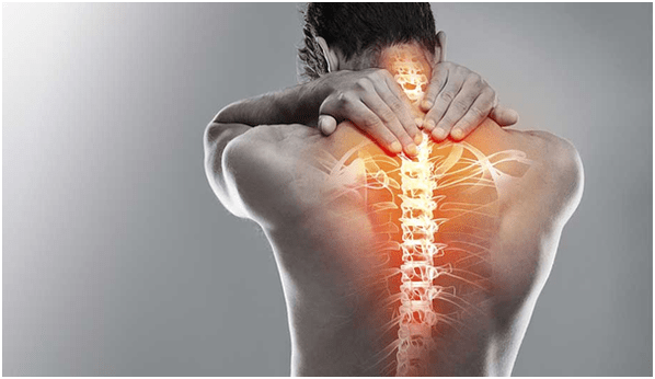 симптоми на болка во грбот