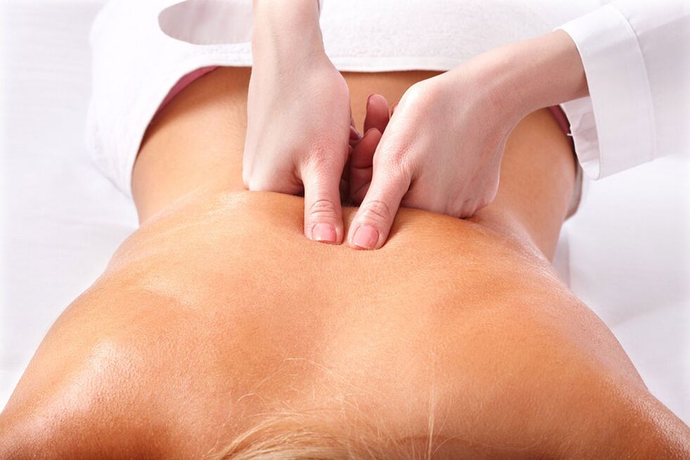 масажа за болки во грбот